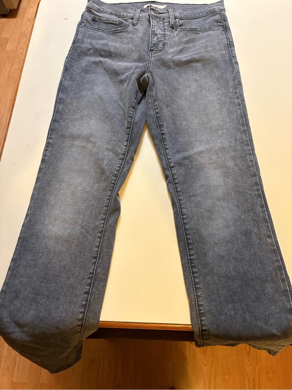 Levi's Women's Faded black straight -Leg Jeans